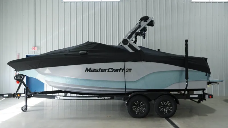 Slide: The Image of MasterCraft XT22 2026 - 44