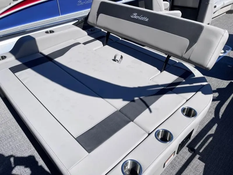 Slide: The Image of Aria A24UC 2026 - 14