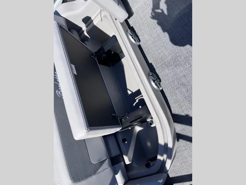 Slide: The Image of Aria A24UC 2026 - 16