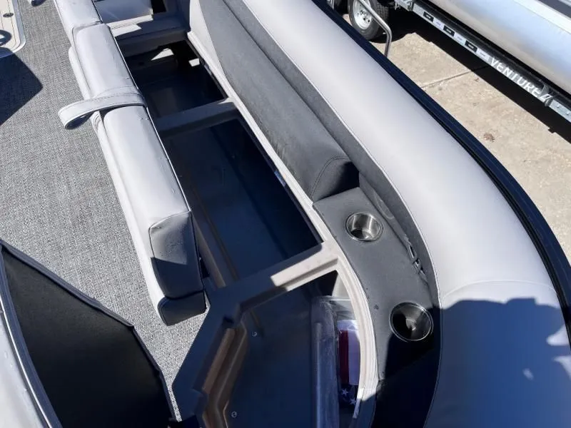 Slide: The Image of Aria A24UC 2026 - 8