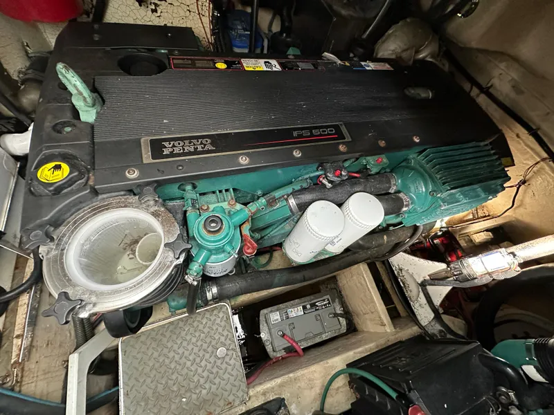 Slide: The Image of 2006 Formula 40pc engine compartment with Volvo Penta IPS 600 engine. - 37