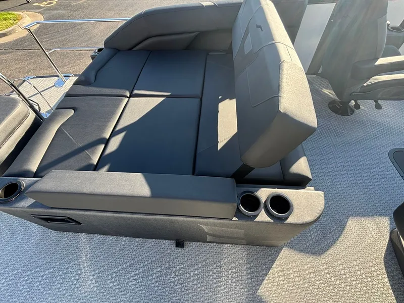 Slide: The Image of Evotti 521 CS 2026 - 12