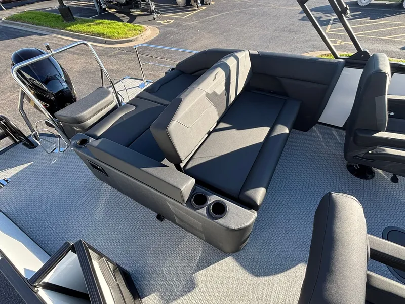 Slide: The Image of Evotti 521 CS 2026 - 13