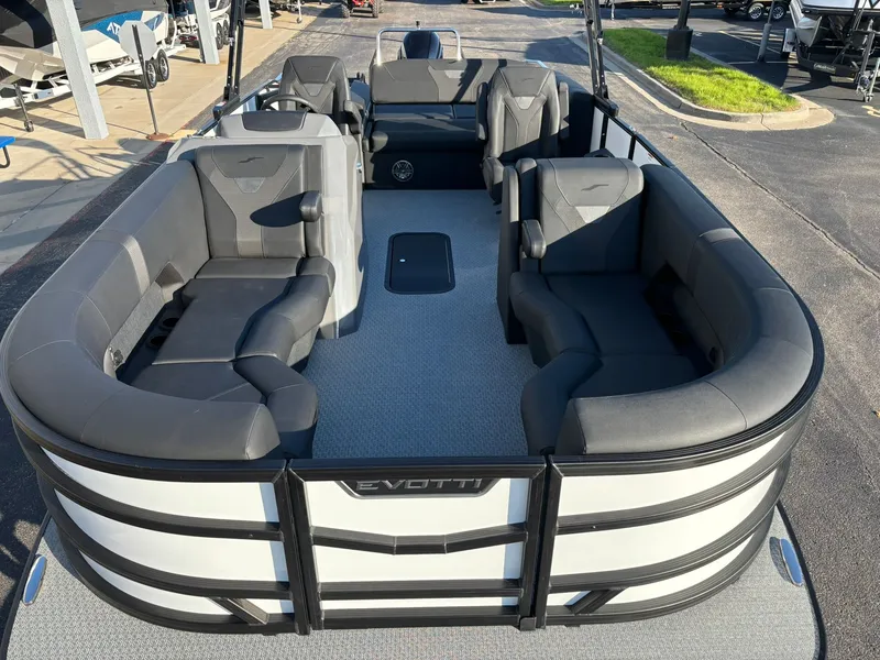 Slide: The Image of Evotti 521 CS 2026 - 32