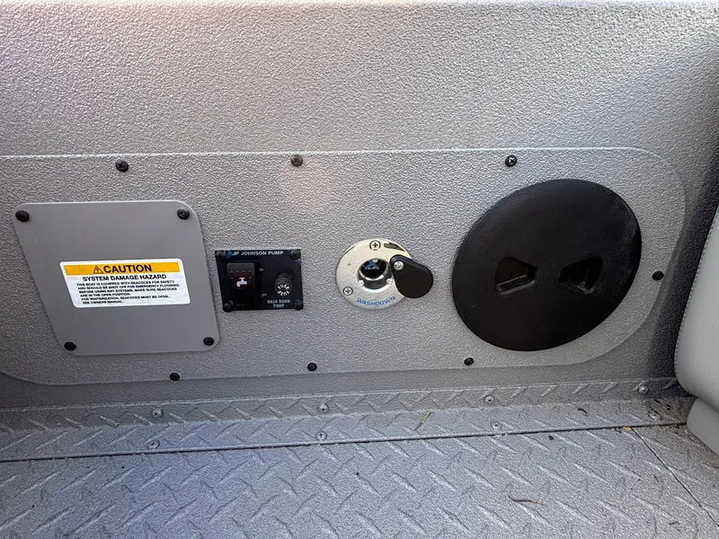 Slide: The Image of SeaArk Easy Cat 2026 - 11