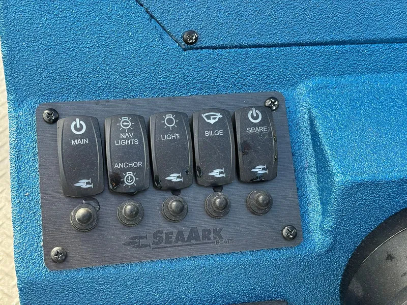 Slide: The Image of SeaArk Easy Cat 2026 - 17