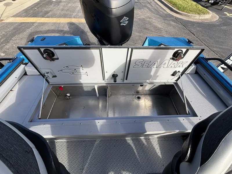 Slide: The Image of SeaArk Easy Cat 2026 - 19