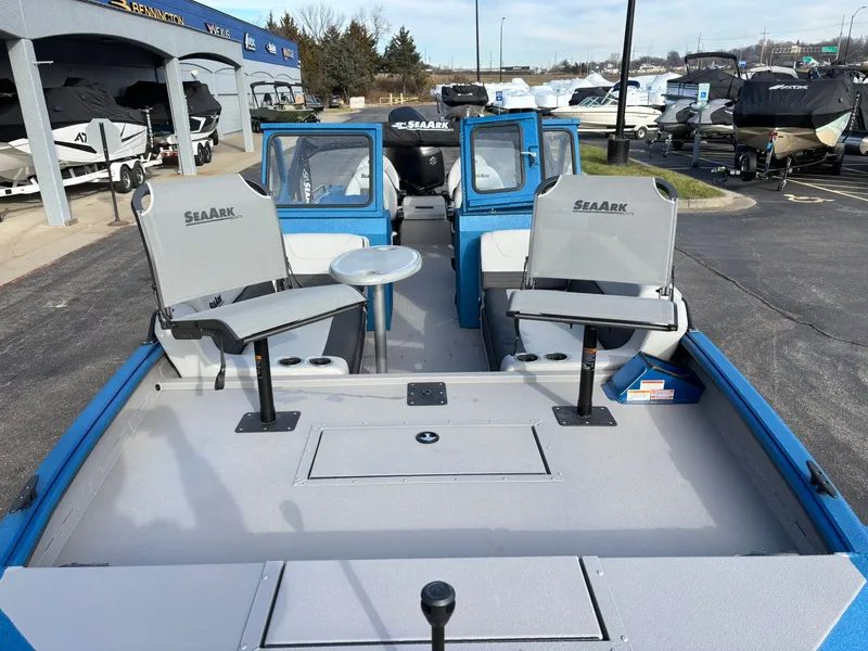 Slide: The Image of SeaArk Easy Cat 2026 - 23