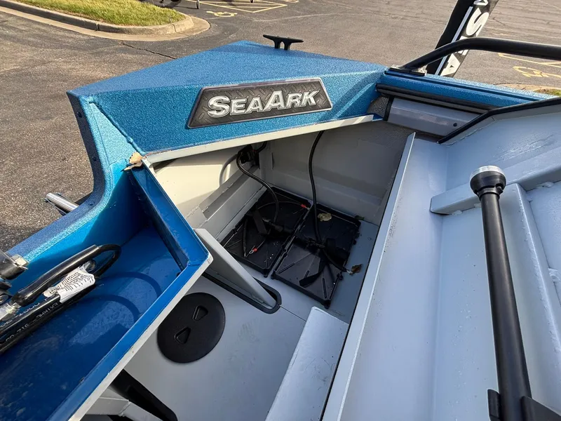 Slide: The Image of SeaArk Easy Cat 2026 - 27