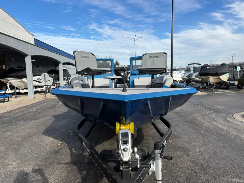 Slide: The Image of SeaArk Easy Cat 2026 - 3