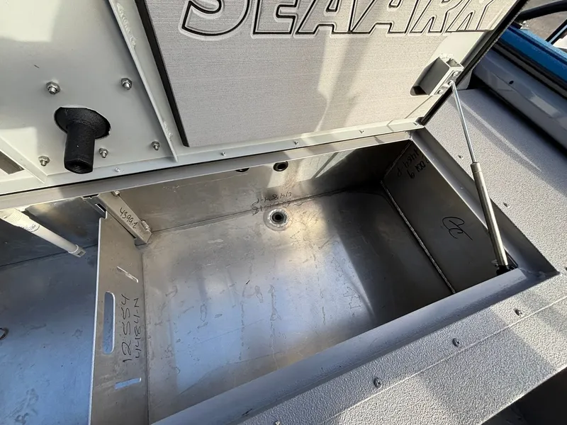 Slide: The Image of SeaArk Easy Cat 2026 - 33