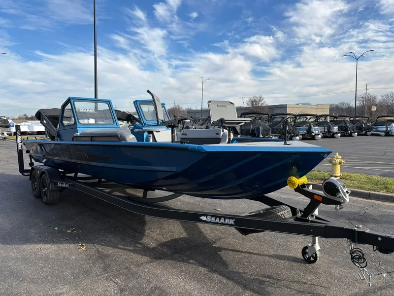 Slide: The Image of SeaArk Easy Cat 2026 - 4