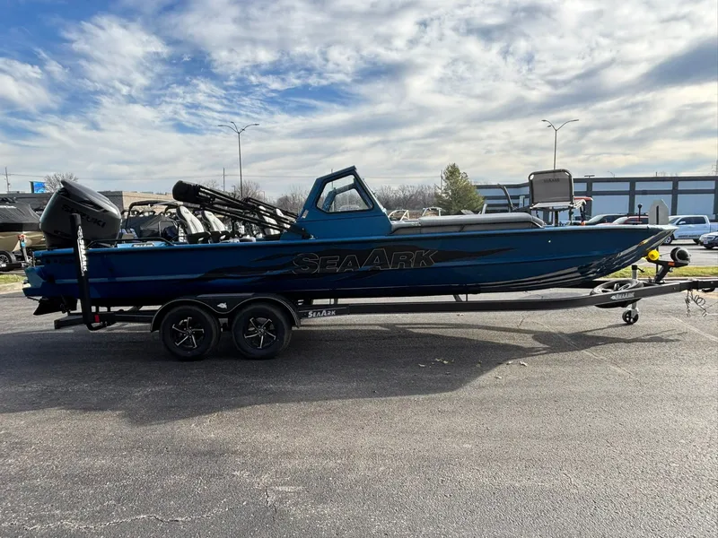 Slide: The Image of SeaArk Easy Cat 2026 - 5