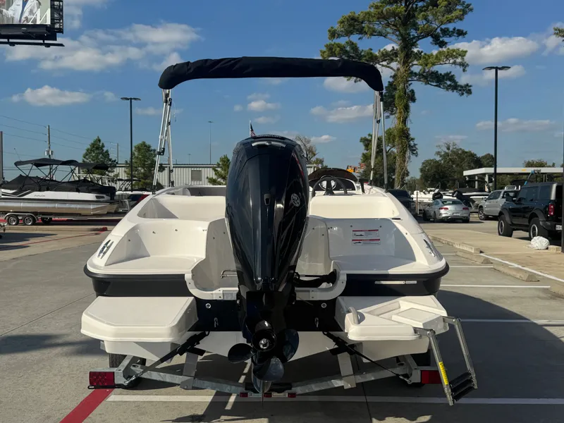 Slide: The Image of Bayliner E16LE 2025 - 10