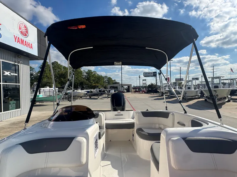 Slide: The Image of Bayliner E16LE 2025 - 24