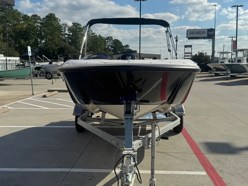 Slide: The Image of Bayliner E16LE 2025 - 5