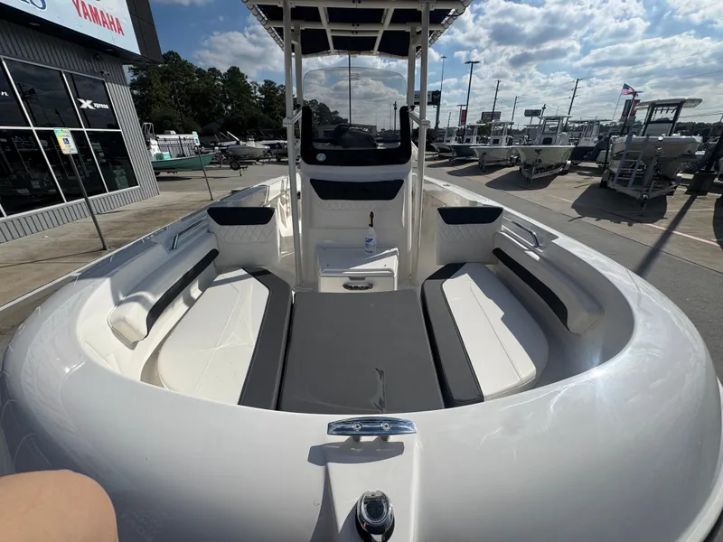 Slide: The Image of Bayliner Trophy 20CC 2026 - 6