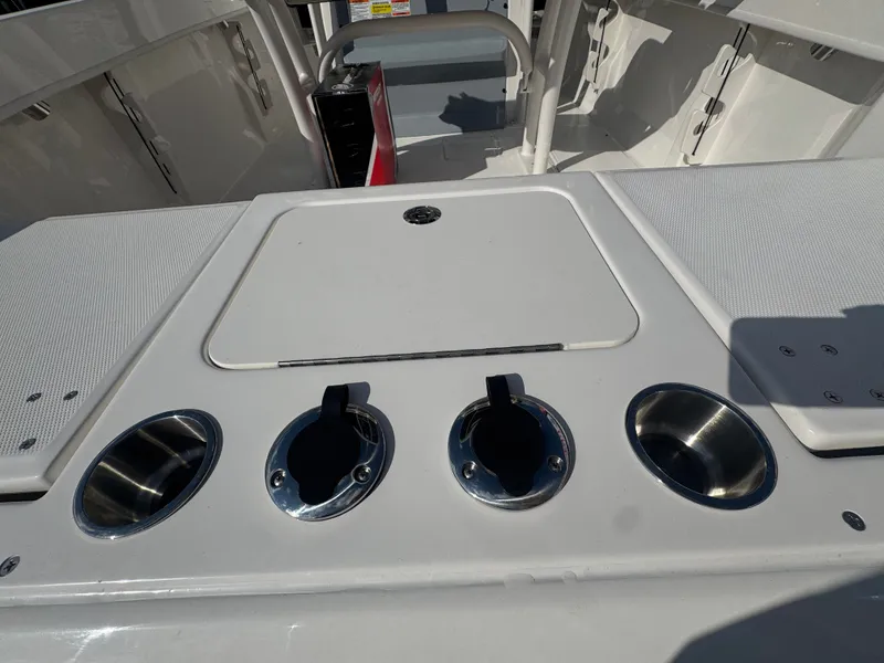 Slide: The Image of Bayliner Trophy 20CC 2026 - 8