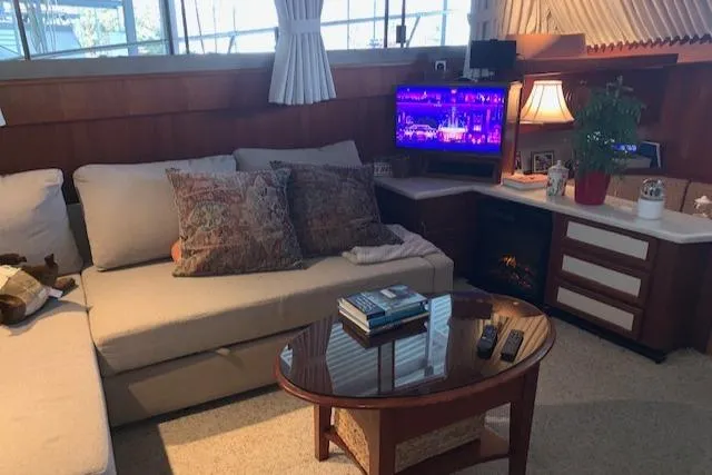 Slide: The Image of Salon to Port - 20