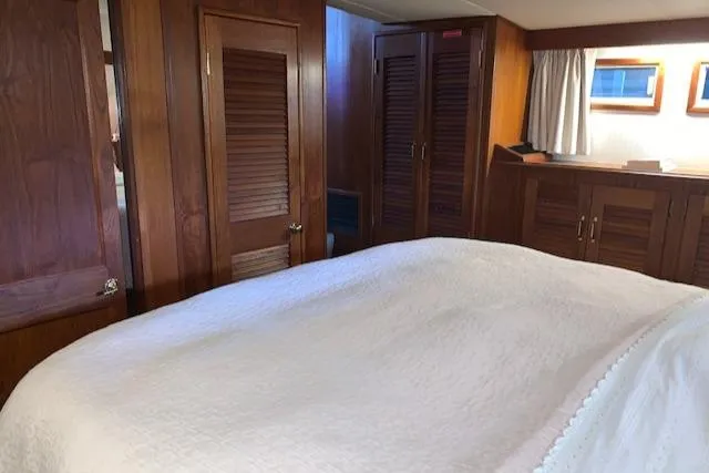 Slide: The Image of Master Stateroom to Starboard - 30