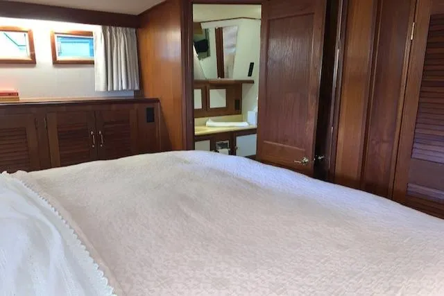 Slide: The Image of Master Stateroom to Port - 31