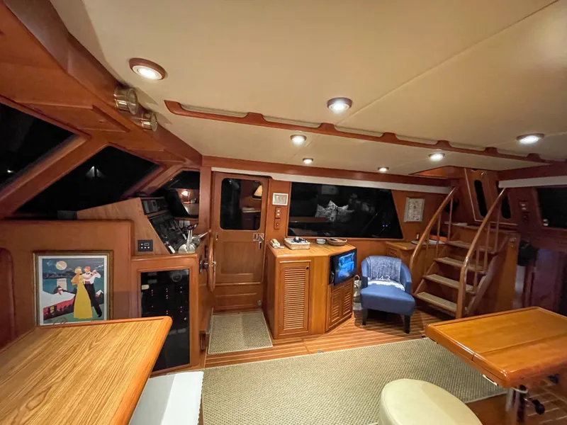 Slide: The Image of Salon at Night - 18