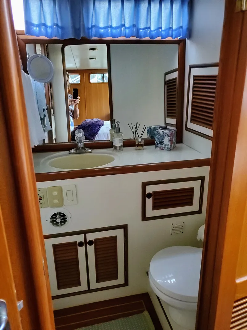 Slide: The Image of Aft Head (Master) - 25