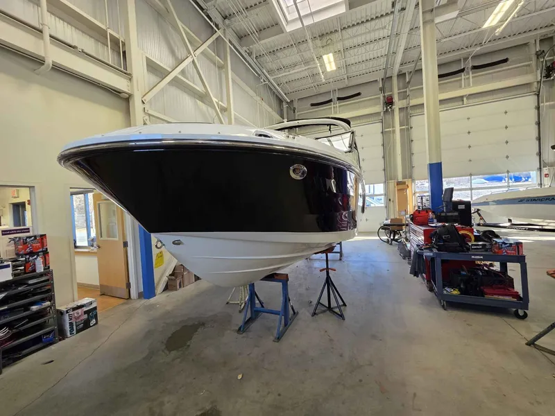 Slide: The Image of Sea Ray 230SDO 2026 - 4