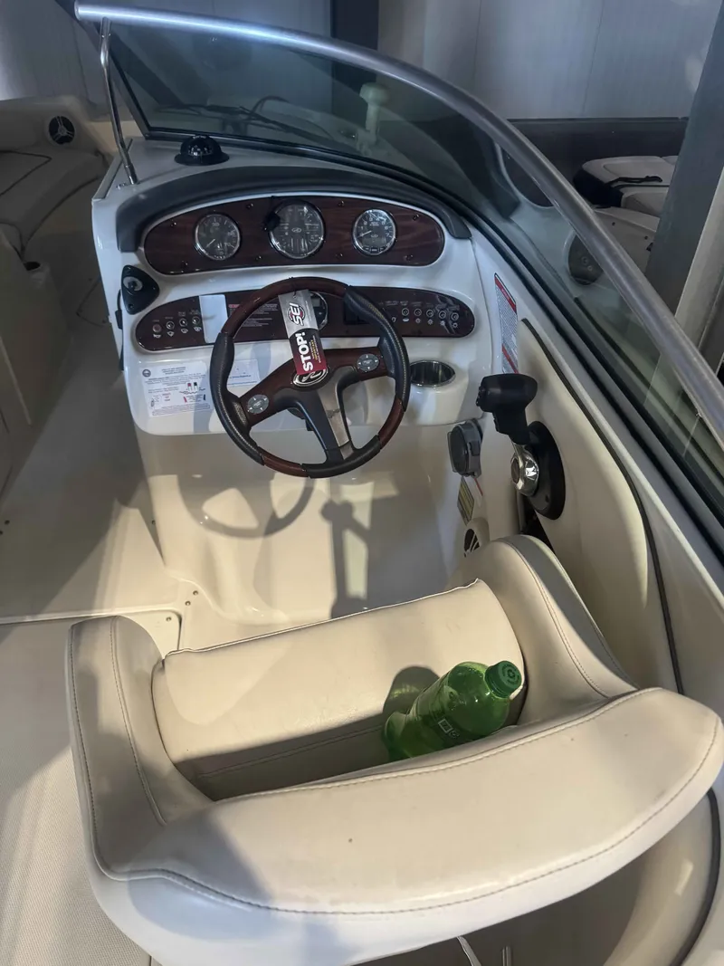 Slide: The Image of Sea Ray 240 Sundeck 2008 - 6
