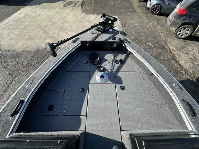 Slide: The Image of G3 Angler V1850 SF 2025 - 15