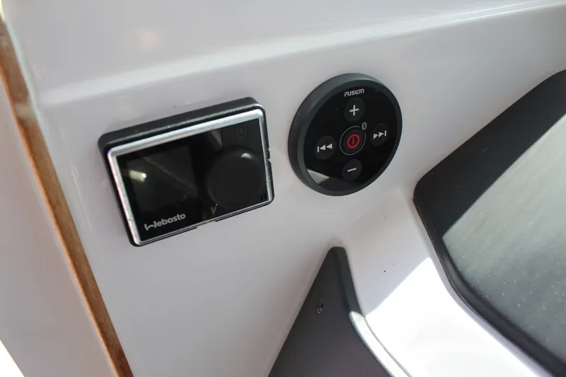 Slide: The Image of Axopar Aft Cabin 2022 - 16