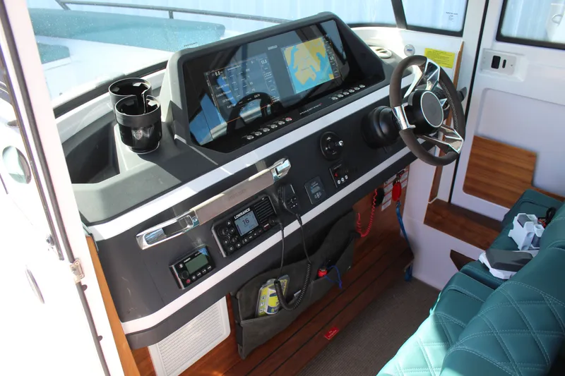 Slide: The Image of Axopar Aft Cabin 2022 - 17