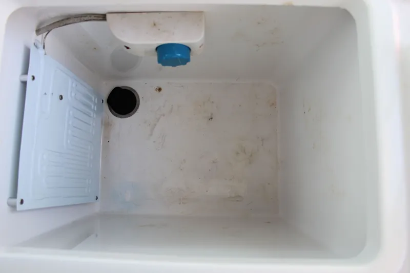 Slide: The Image of Axopar Aft Cabin 2022 - 21