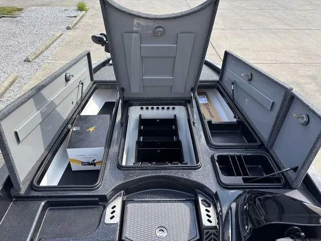 Slide: The Image of Caymas CX 21 PRO 2026 - 20