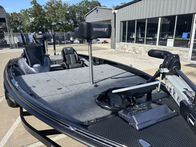 Slide: The Image of Phoenix Bass Boat 721 ZXL 2026 - 11