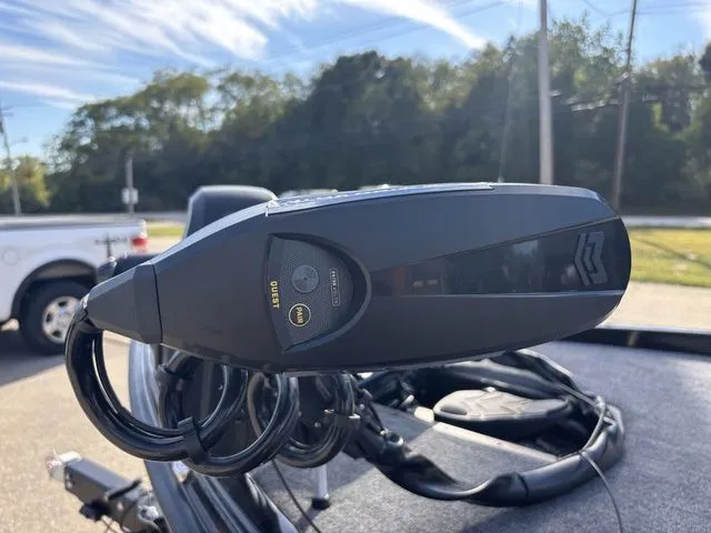 Slide: The Image of Phoenix Bass Boat 721 ZXL 2026 - 13