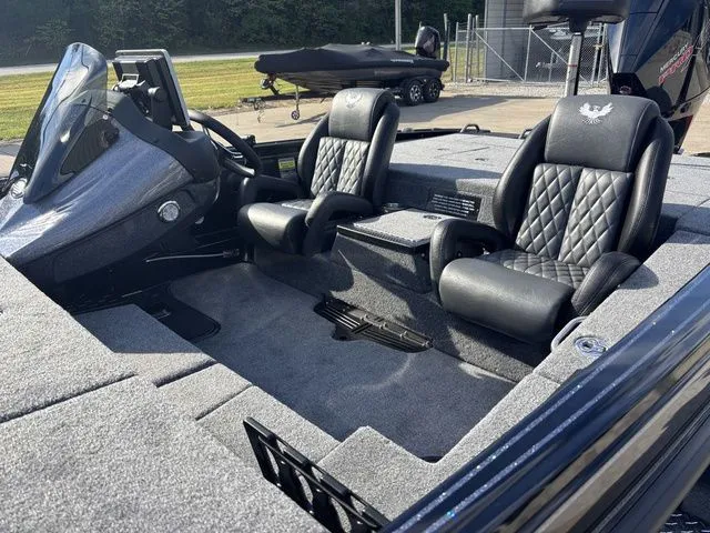 Slide: The Image of Phoenix Bass Boat 721 ZXL 2026 - 16