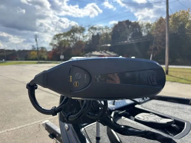 Slide: The Image of Phoenix Bass Boat 721 ZXL 2026 - 12