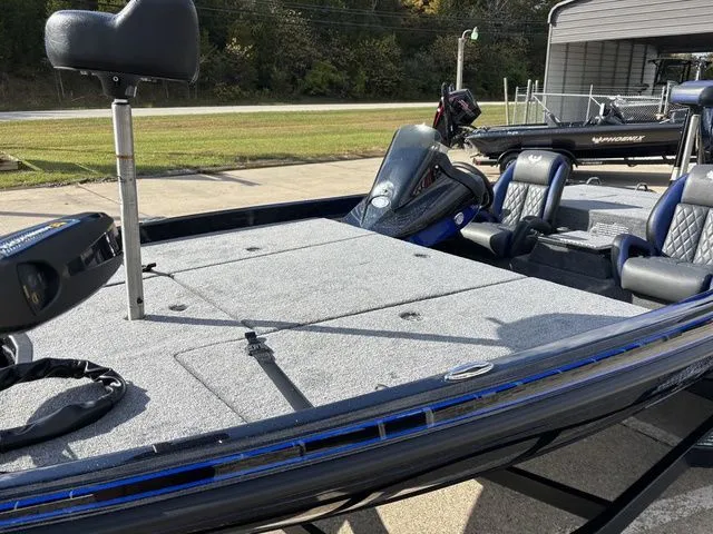 Slide: The Image of Phoenix Bass Boat 721 ZXL 2026 - 13