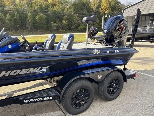Slide: The Image of Phoenix Bass Boat 721 ZXL 2026 - 15