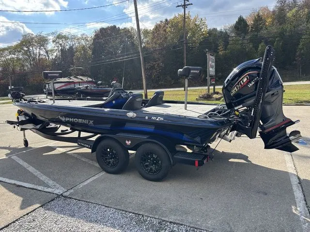 Slide: The Image of Phoenix Bass Boat 721 ZXL 2026 - 16