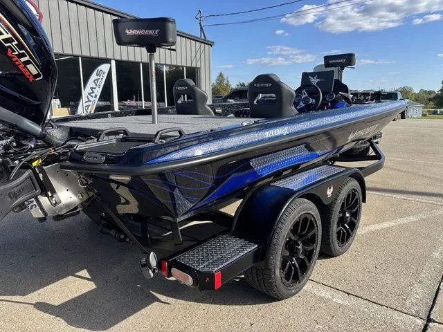 Slide: The Image of Phoenix Bass Boat 921 Elite X 2026 - 4
