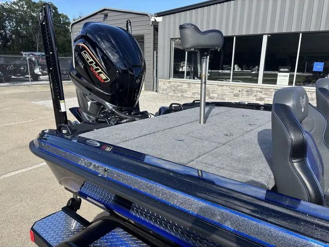 Slide: The Image of Phoenix Bass Boat 921 Elite X 2026 - 6