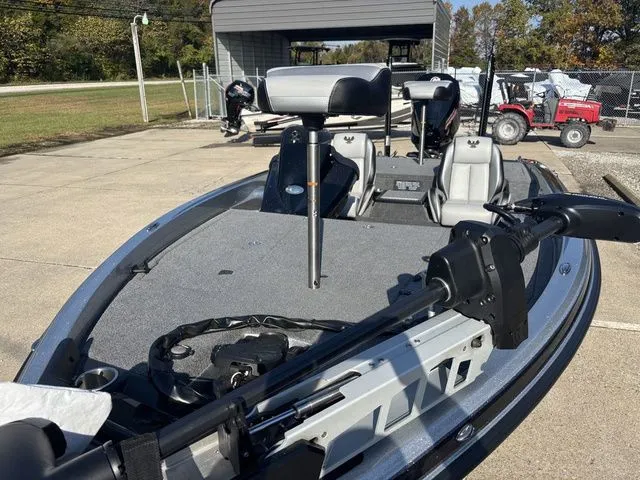 Slide: The Image of Phoenix Bass Boat 818 Pro 2025 - 12