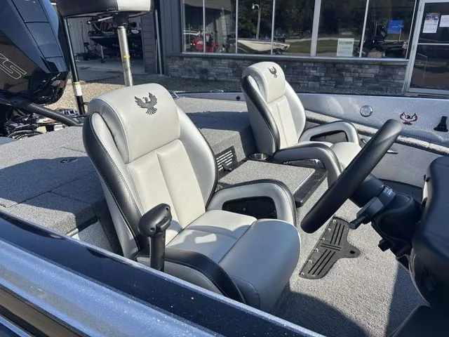 Slide: The Image of Phoenix Bass Boat 818 Pro 2025 - 6