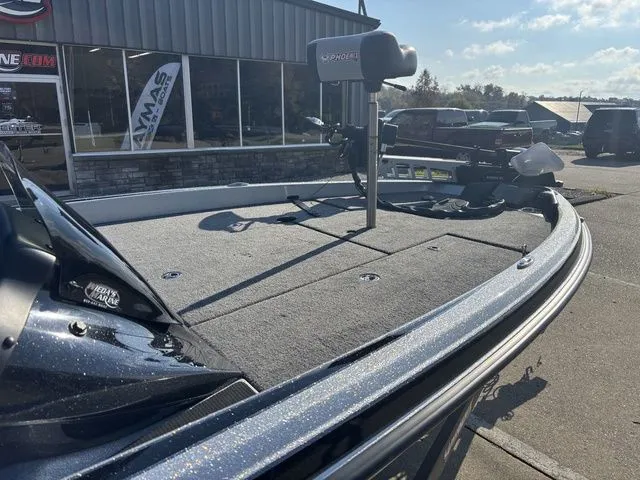 Slide: The Image of Phoenix Bass Boat 818 Pro 2025 - 7