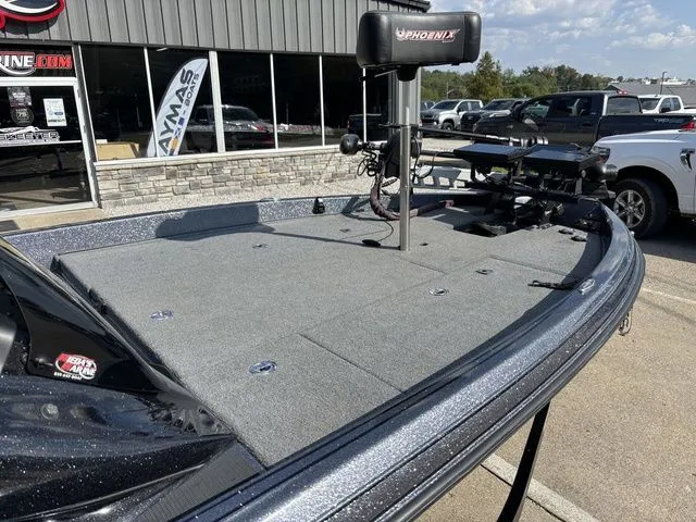 Slide: The Image of Phoenix Bass Boat 20phx 2021 - 10