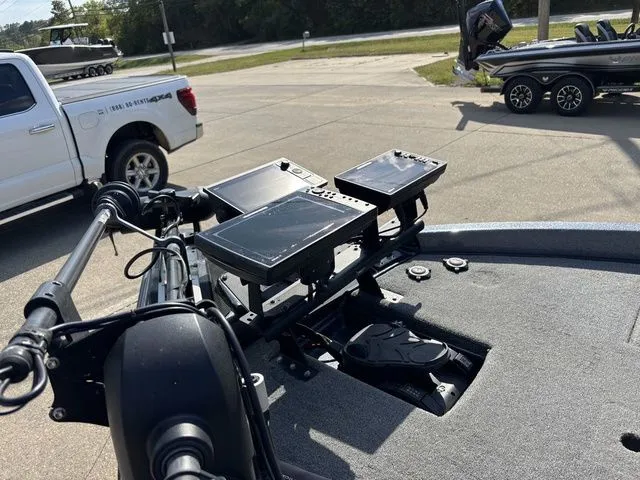 Slide: The Image of Phoenix Bass Boat 20phx 2021 - 17