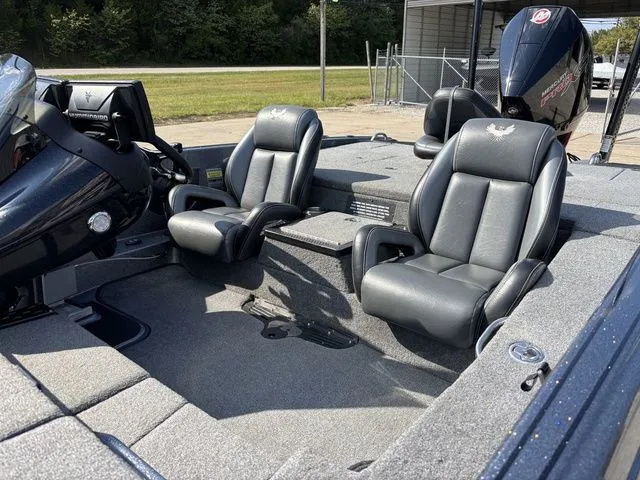 Slide: The Image of Phoenix Bass Boat 20phx 2021 - 19