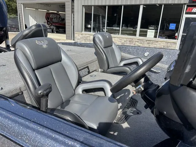 Slide: The Image of Phoenix Bass Boat 20phx 2021 - 9